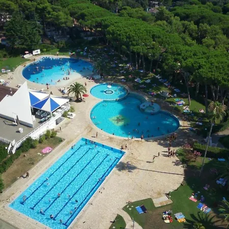 Modern W Pool Views Baia Domizia